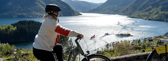E‑Bike & Fjord Safari in Osterfjorden